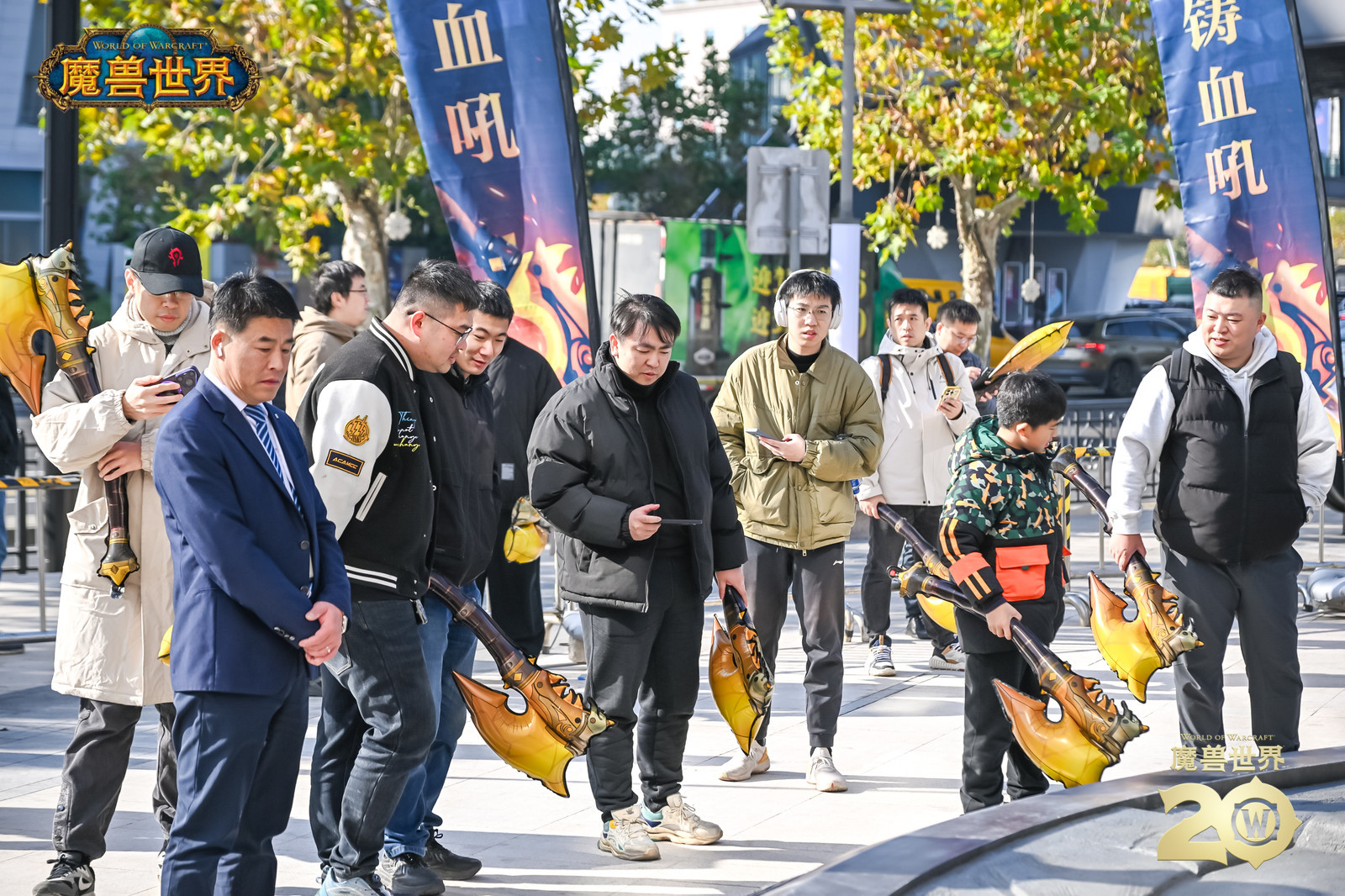 永久落地上海，《魔兽世界》血吼雕塑在近铁城市广场完成剪彩